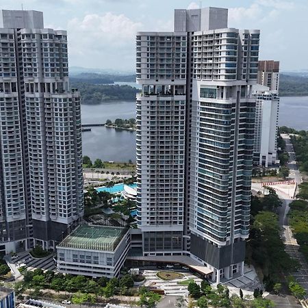 Teega Suites Puteriharbour By Wp Homestay Johor Bahru Exterior photo